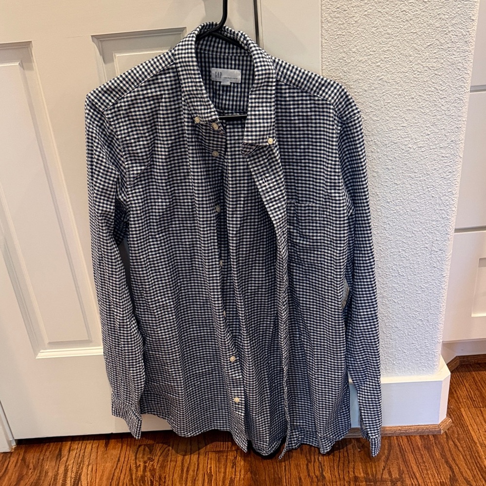 GAP Men's Navy and White Gingham Shirt MT